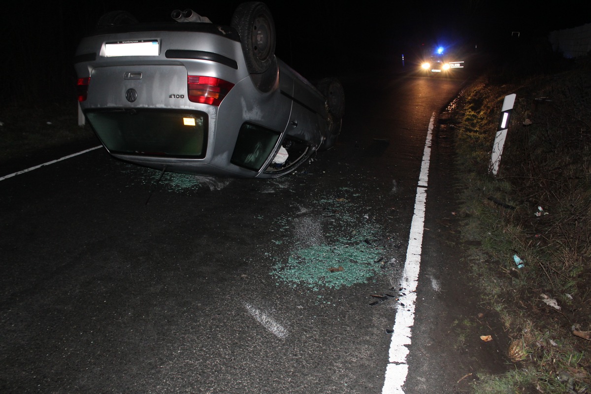 POL-HAM: Verkehrsunfall: Fahrzeug landet auf dem Dach; Fahrer unverletzt aber alkoholisiert