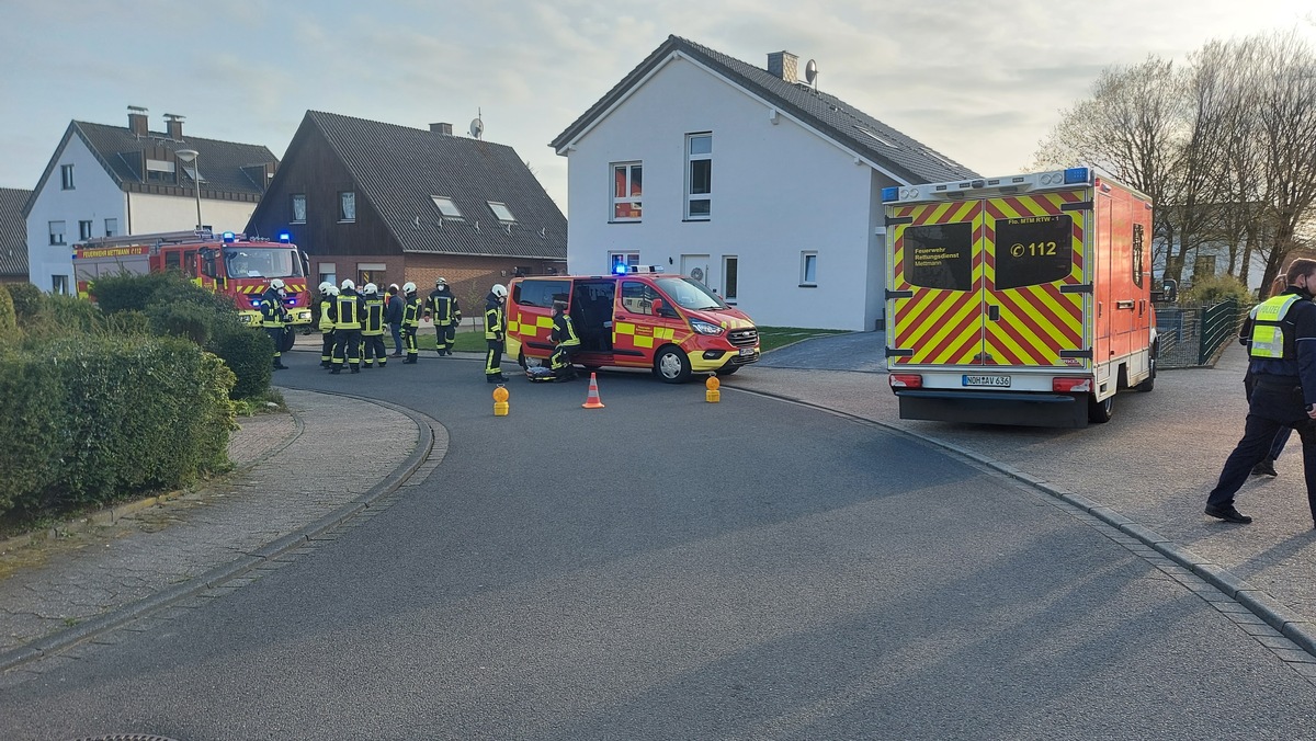 FW Mettmann: Person verletzt nach Feuer in Gartenlaube - ME-Obschwarzbach