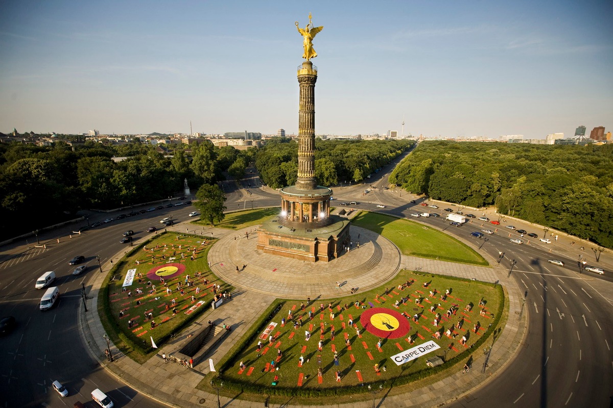 Carpe Diem Urban Yoga - Auftakt an der Berliner Siegessäule