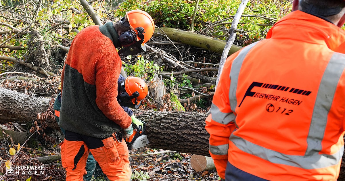 FW Hagen: Erhöhtes Einsatzaufkommen aufgrund der Wetterlage, ca. 30 Einsätze Berufs- und Freiwollige Feuerwehr im Einsatz.