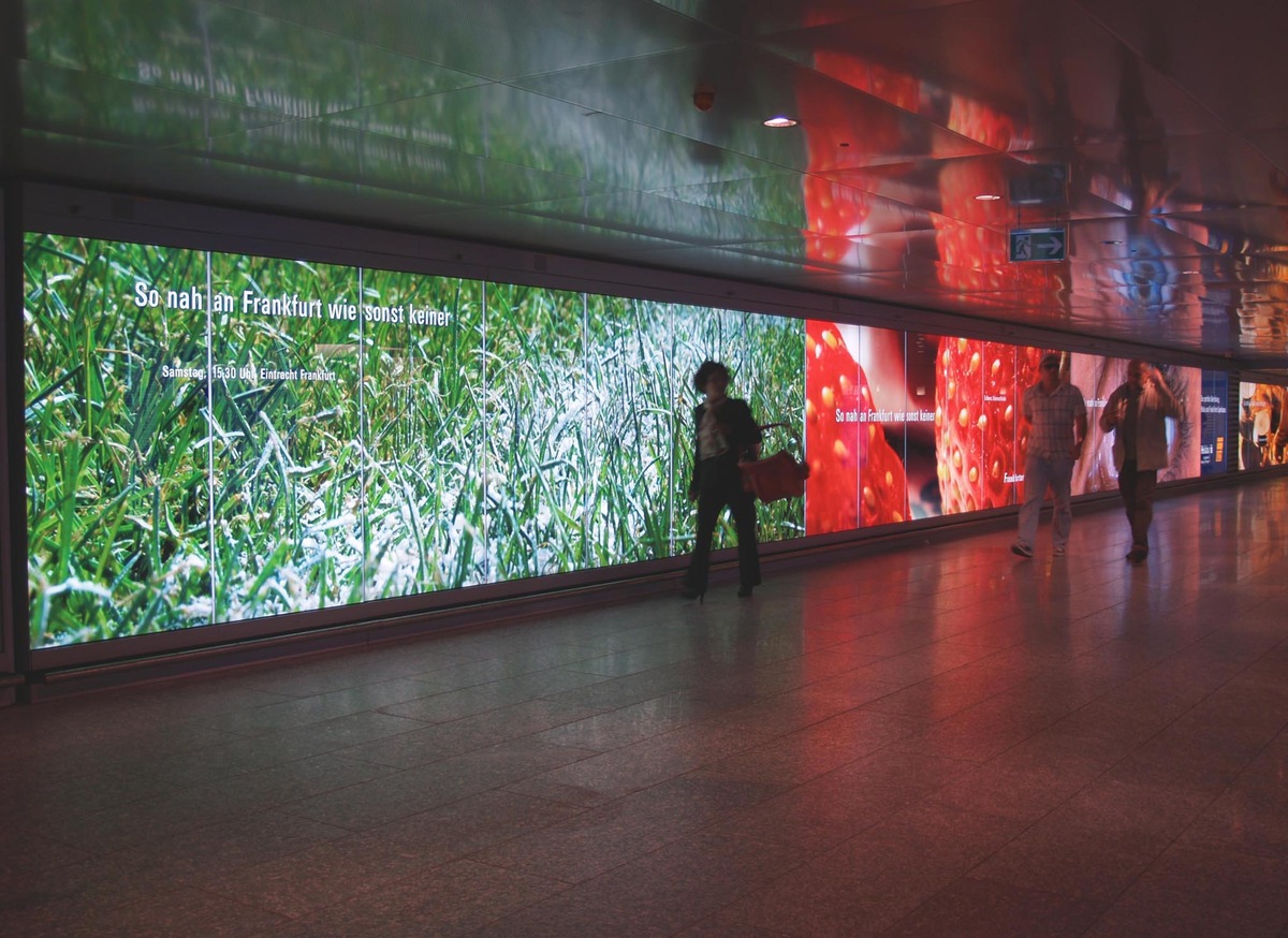 Light Corridor am Frankfurter Flughafen feierlich eröffnet