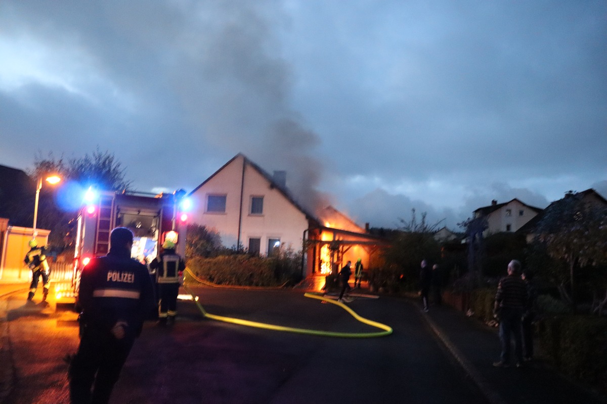 POL-PDWIL: Brand eines Carportes