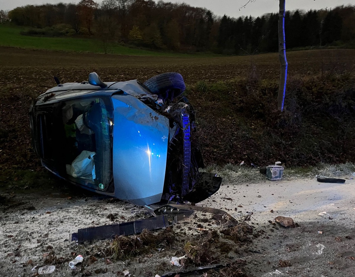 POL-HX: Polizeistreife entdeckt zufällig Unfallauto auf der K50