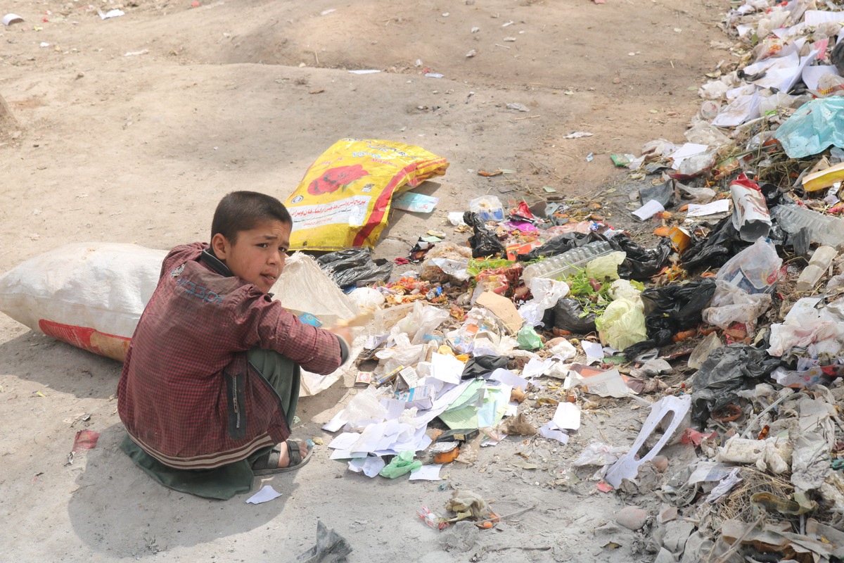 Zum Welttag gegen Kinderarbeit am 12. Juni: Humanitäre Krise zwingt 1,6 Millionen Kinder in Afghanistan in ausbeuterische Arbeit