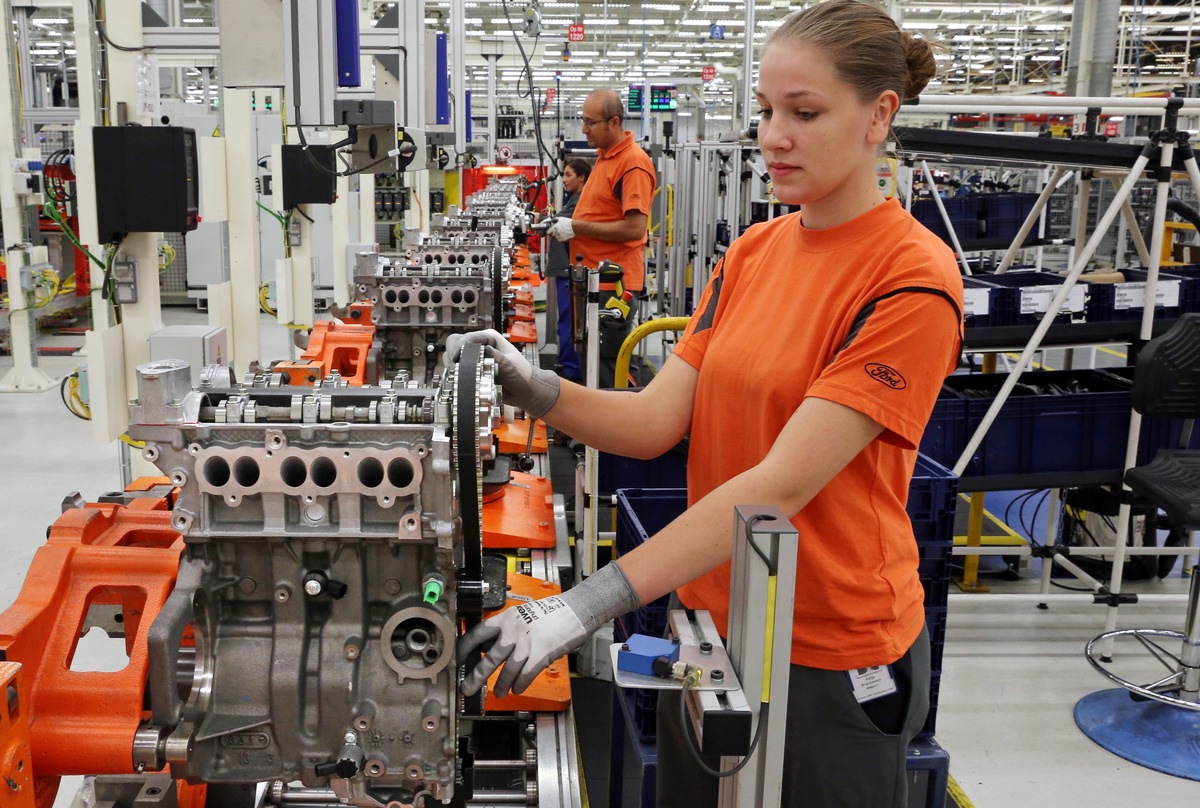 Kleines Kraftpaket von Ford feiert Jubiläum: 250.000ster 1,0-Liter-Motor läuft im Kölner Motorenwerk vom Band (FOTO)