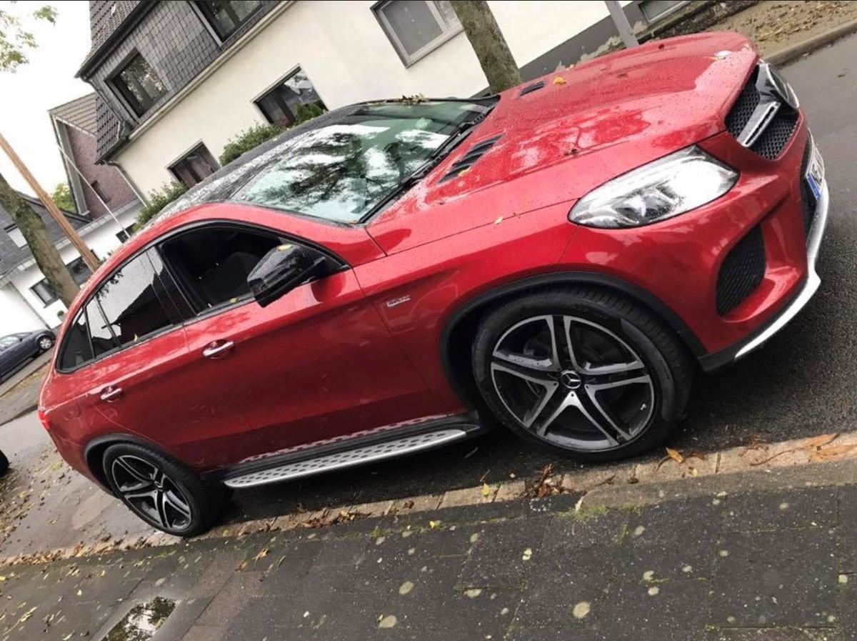 POL-NE: Unbekannte stehlen Mercedes GLE - Polizei fahndet