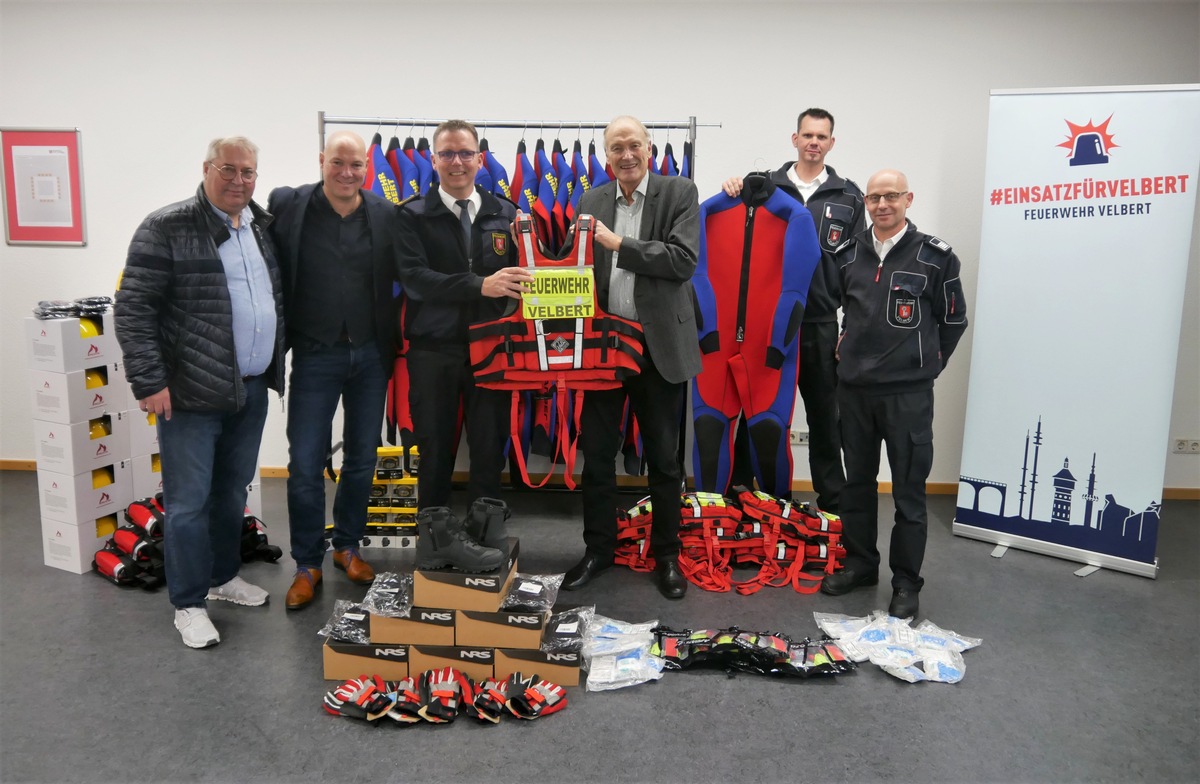 FW-Velbert: Strömungsrettung für fließende Gewässer: Neue Ausrüstung für die Feuerwehr Velbert