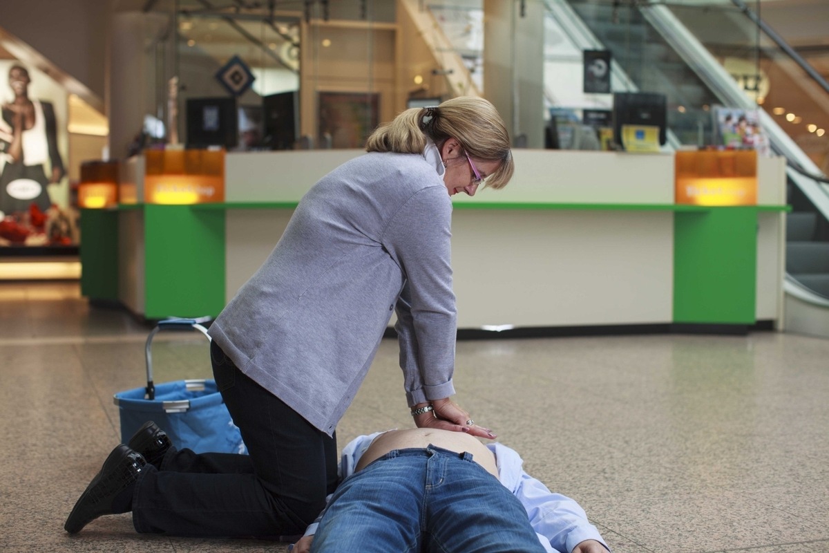 ASB-Medieninfo: Erste-Hilfe-Kurse werden kürzer / Erste-Hilfe-Ausbildung - Das ändert sich 2015 (FOTO)