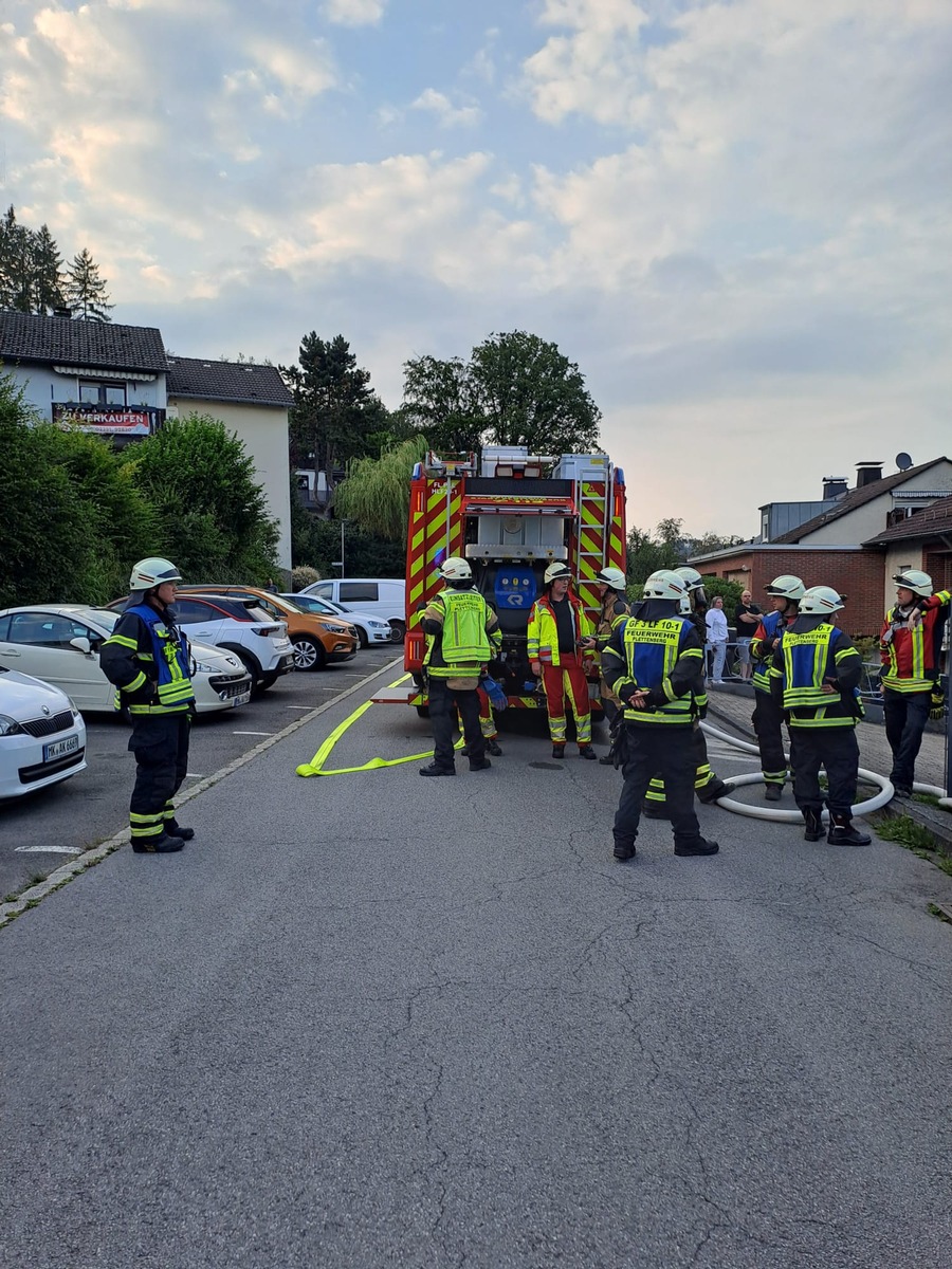 FW-PL: Ortsteil Burg - Zimmerbrand, schnelles Eingreifen verhindert Schlimmeres