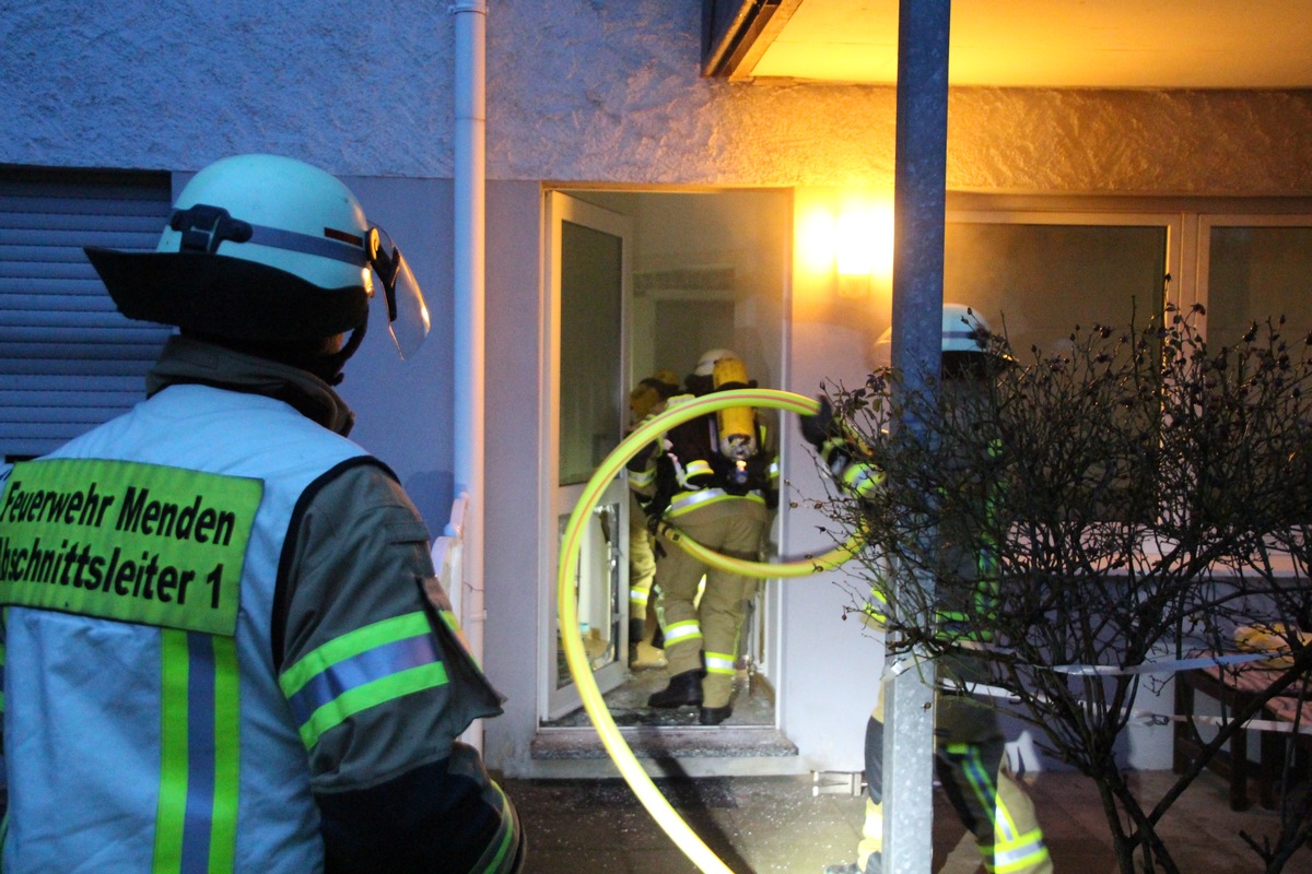 FW Menden: Zimmerbrand - Rauchmelder verhindern Schlimmeres