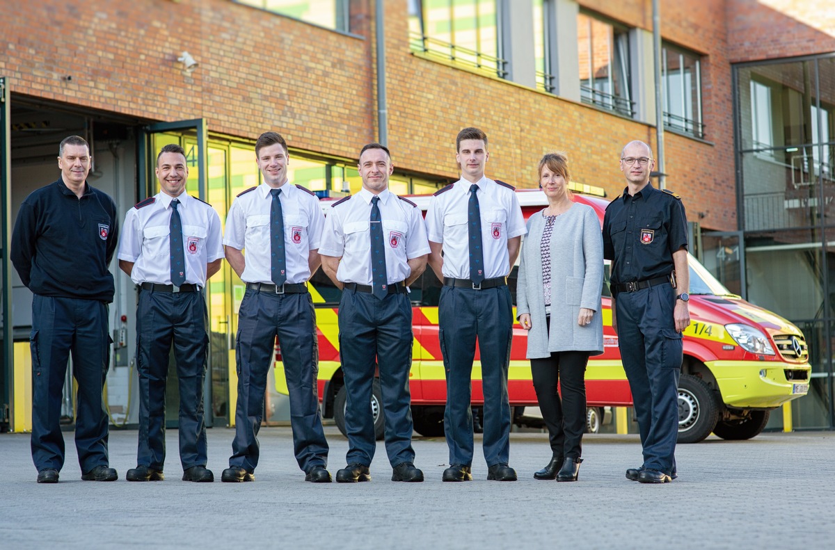 FW Ratingen: Willkommen bei der Feuerwehr Ratingen - Neue Brandmeisteranwärter vereidigt!