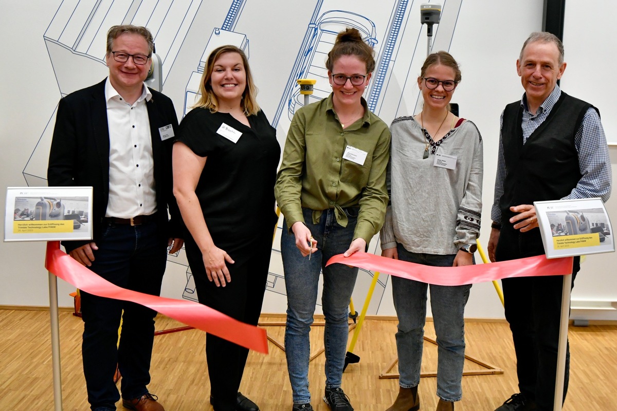 FHNW; Hochschule für Architektur, Bau und Geomatik: Eröffnung des Trimble Technology Lab im Campus Muttenz der Fachhochschule Nordwestschweiz FHNW