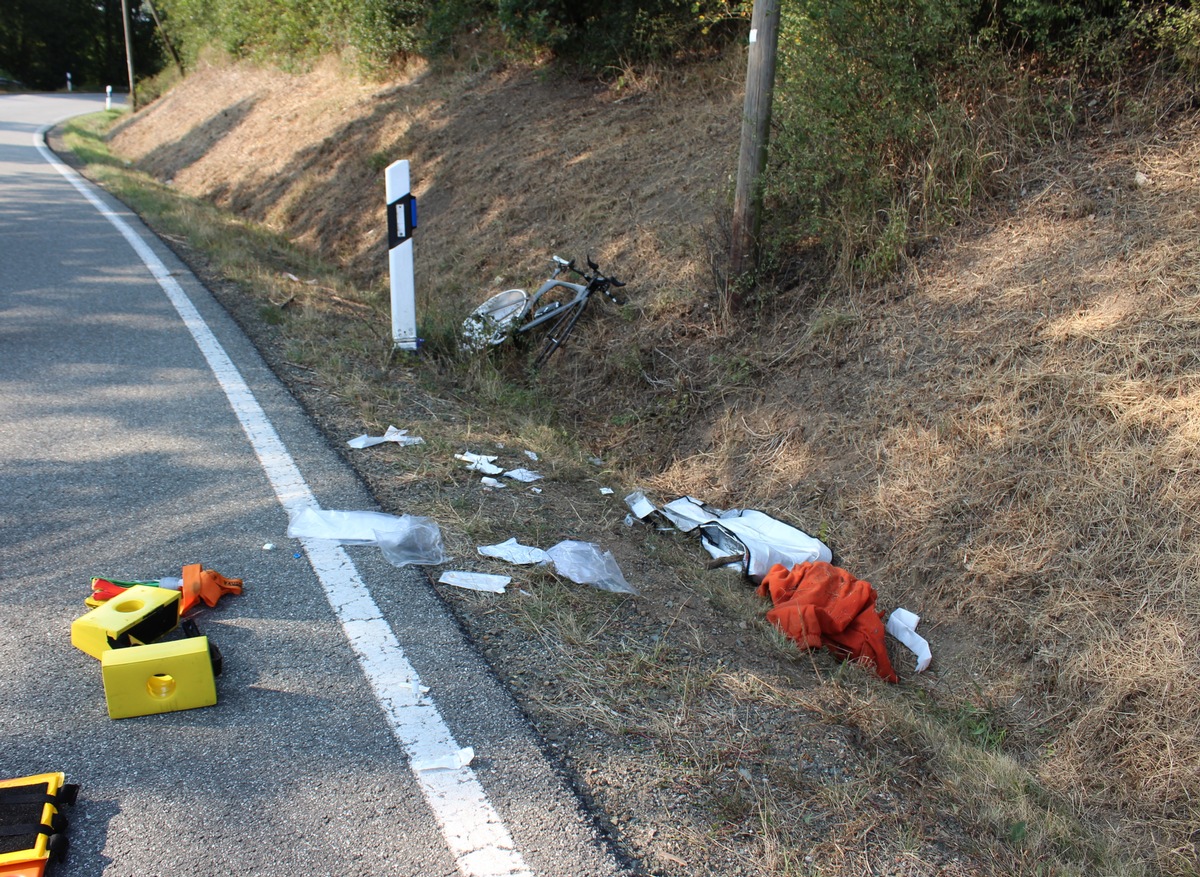 POL-PDKL: Biker nach Sturz schwer verletzt