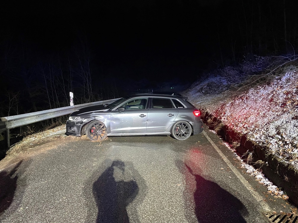 POL-PPWP: Verkehrsunfall bei winterglatter Fahrbahn