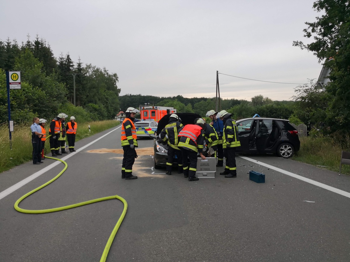 FW-WRN: TH_1 - auslaufende Medien nach Verkehrsunfall