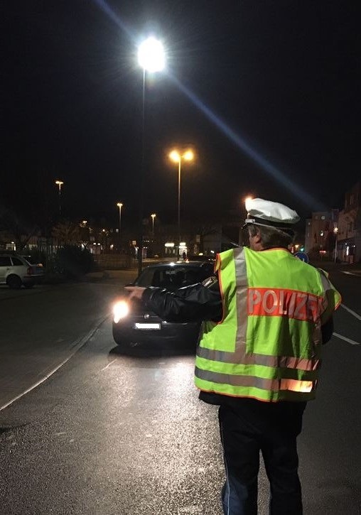 POL-FL: Schleswig - Verkehrskontrollen in Schleswig - Große Akzeptanz bei den Autofahrern