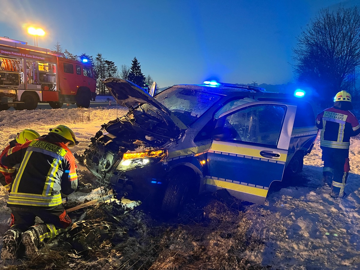 FW-SE: Streifenwagen verunfallt bei Einsatzfahrt