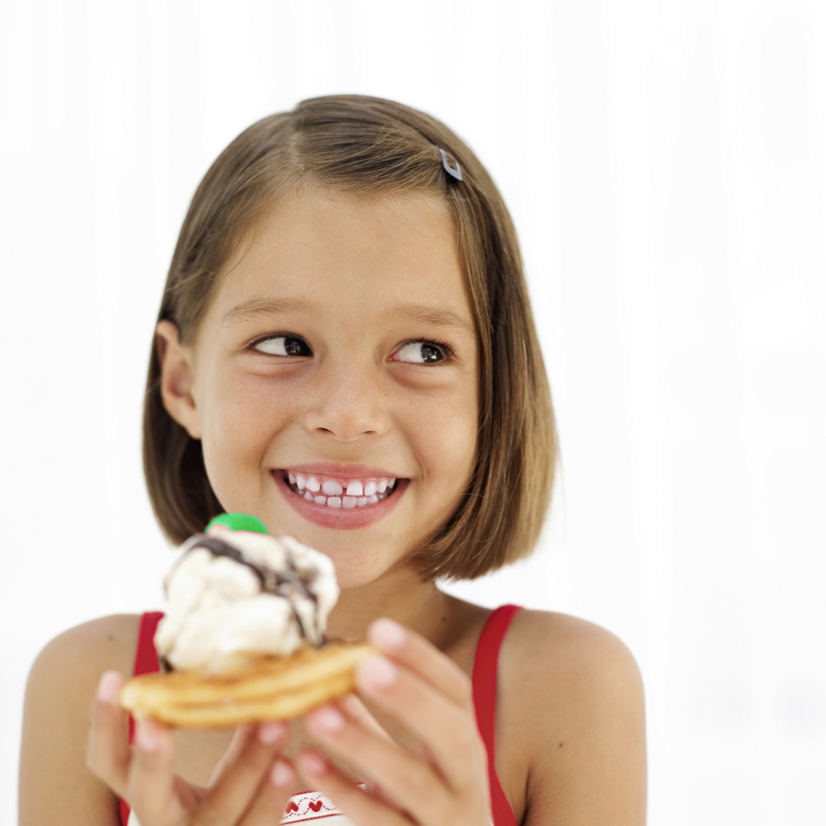 Über den Pancake Day, Feen-Geschichten und einen Muffin, der Würstchen liebt: Englischlernen als Abenteuerreise mit dem neuen Wörterbuch für Grundschulkinder von PONS