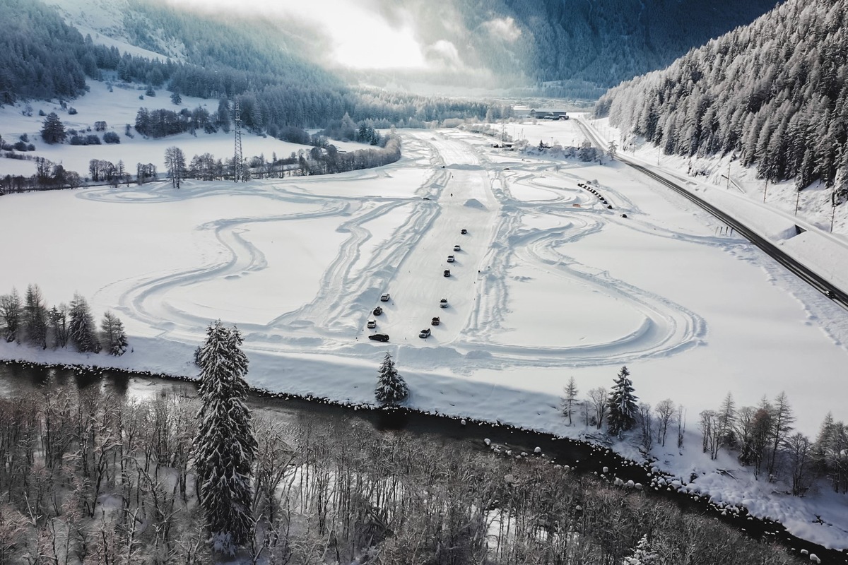 Das Fahren auf Schnee und Eis kann trainiert werden