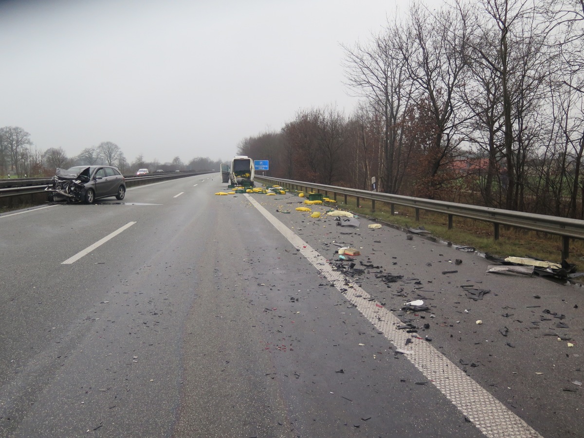 POL-DEL: Autobahnpolizei Ahlhorn: Zwei Personen bei Verkehrsunfall auf der Autobahn 28 im Bereich der Gemeinde Hatten verletzt +++ Vollsperrung der Fahrtrichtung Oldenburg