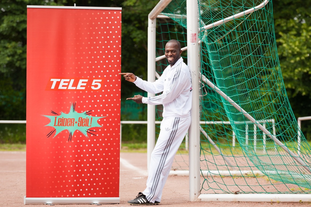 Der Hans im Hühnerstall! TELE 5 zeigt die zweite Staffel von  &#039;Hans Sarpei - Das T steht für Coach&#039; (FOTO)