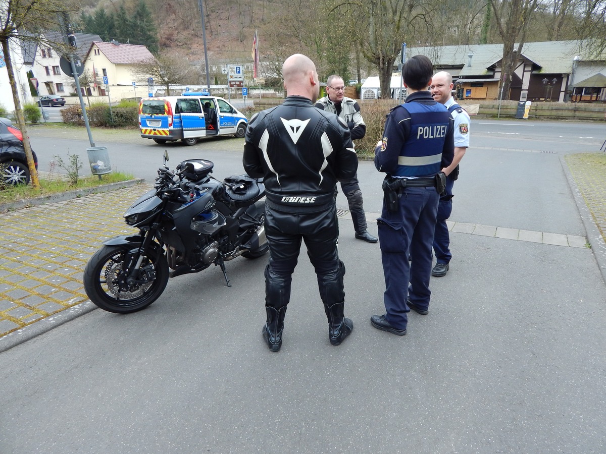 POL-PDKO: Das Wetter wird besser, die Motorradsaison beginnt - 
Erste Kontrolle des Zweiradkontrolltrupps der PD Koblenz im Sayntal (PI Bendorf)