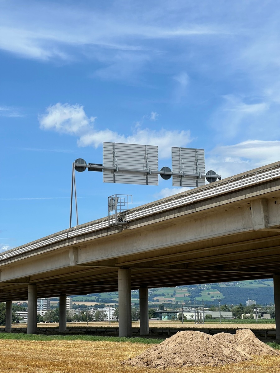 Baustart für Helion an der Autobahn A5 bei Yverdon: 2900 Solarmodule für die Mobilität von morgen