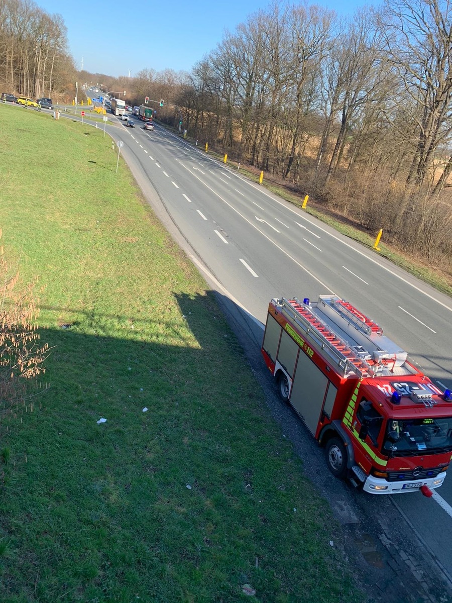 FW-WRN: Zu zwei Einsätzen wurden heute die Einsatzkräfte der Freiwilligen Feuerwehr Werne gerufen - TH_1 - Ölspur, Diesel läuft aus Fahrzeug / Abschlepper vor Ort und F_BMA - ausgelöste Brandmeldeanlage