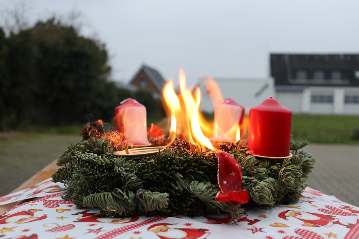 FFW Schiffdorf: Feuerwehr gibt Brandschutztipps zum Thema Adventskränze