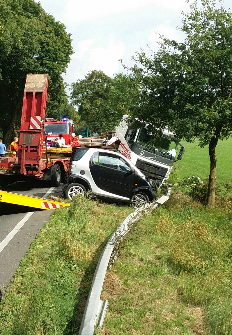 POL-WL: Unfall nach Zuckerschock ++ Garstedt - Durch Unfall lebensgefährlich verletzt ++ Seevetal/Metzendorf - Tageswohnungseinbruch ++ Und weitere Meldungen