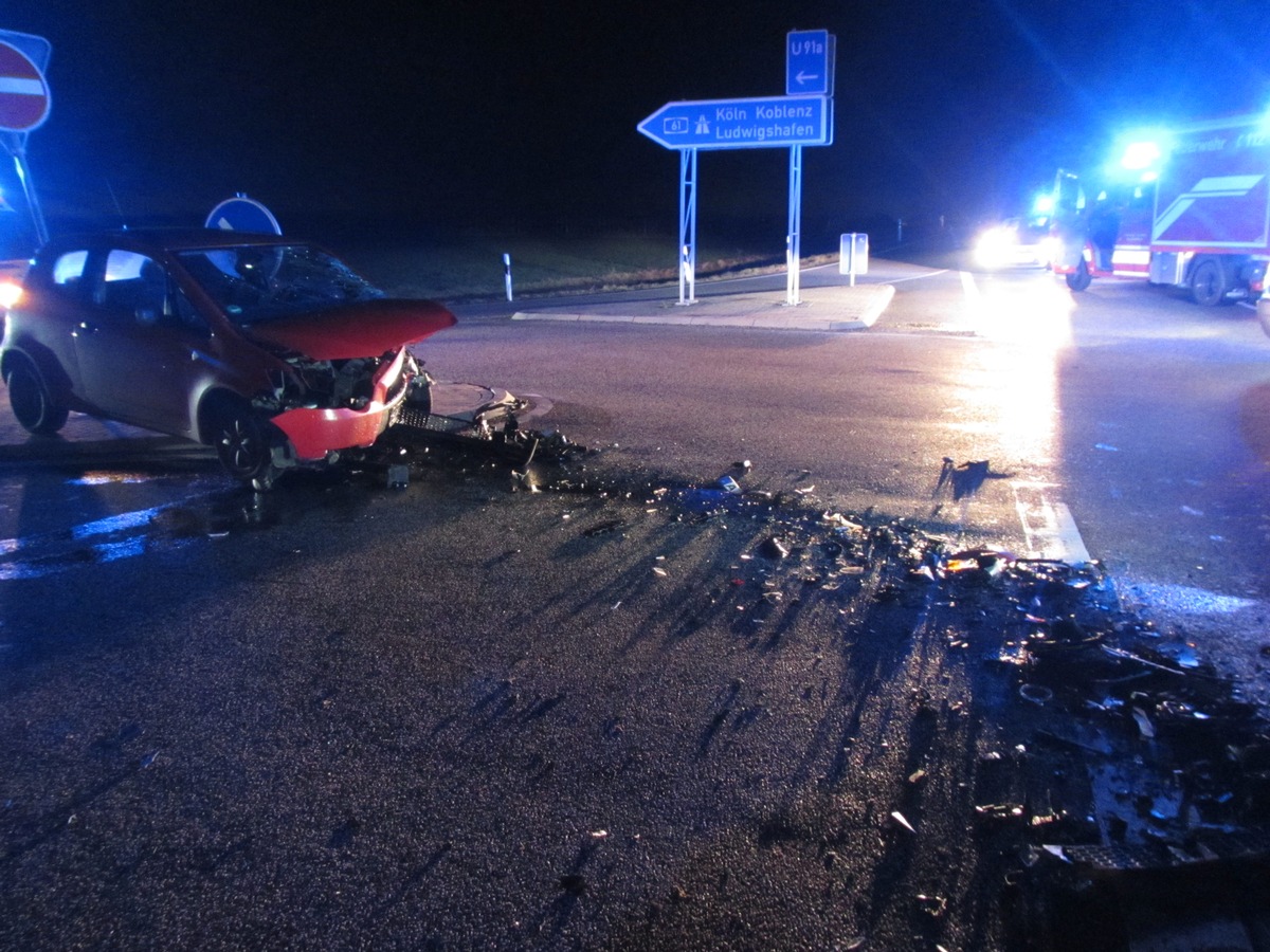 POL-PDKH: Verkehrsunfall mit schwerverletzter Person