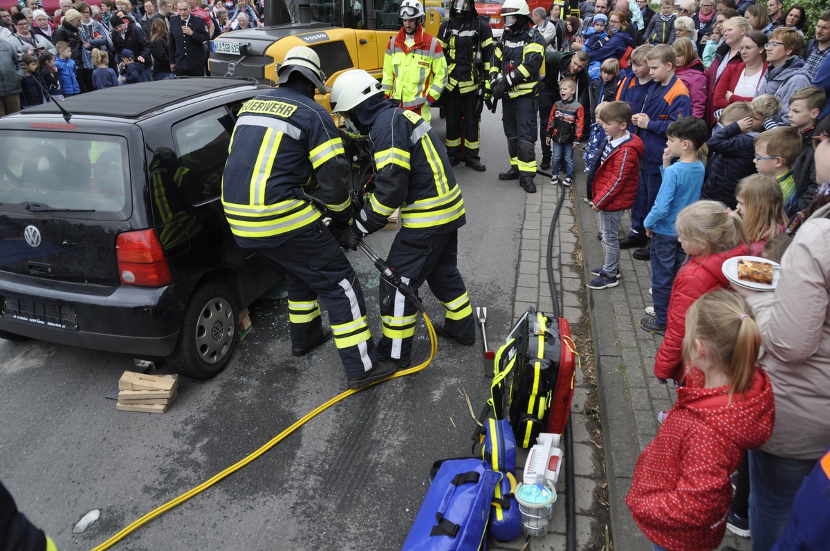 FW-KLE: Tag der offenen Tore war voller Erfolg: &quot;Besucherandrang bei der Feuerwehr&quot;