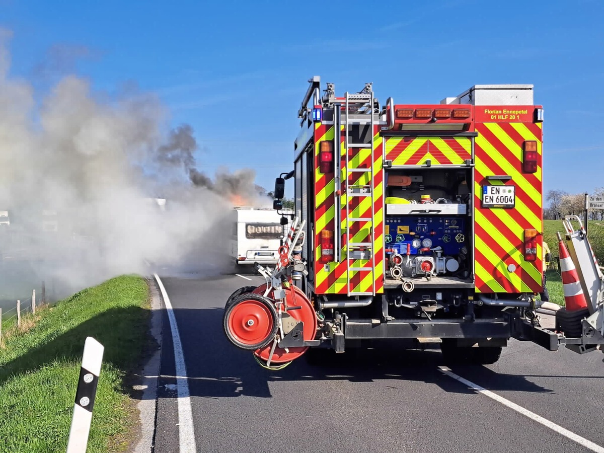 FW-EN: Brand eines Wohnmobiles