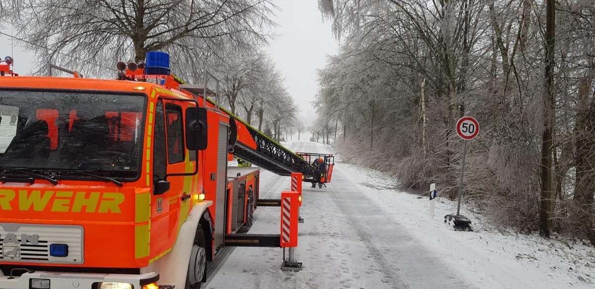 FW-EN: Unwettereinsätze durch Schnee und Eis