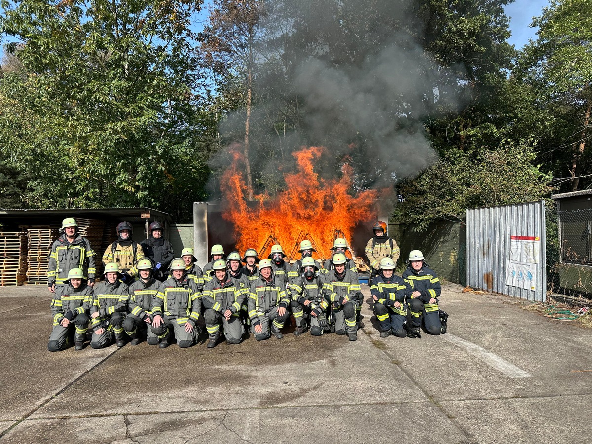 FW-WRN: Gasbrandbekämpfung der Feuerwehr Werne