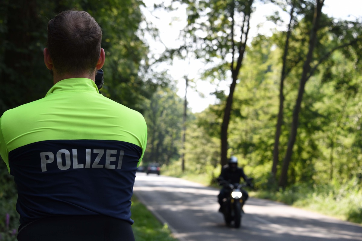 POL-E: Essen: Sonderkontrollen Kradfahrer rund um Haus Scheppen sehr erfolgreich - auch Autofahrer kamen nicht ungeschoren davon