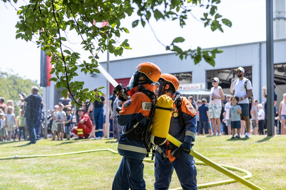 FW Marienheide: Tag der offenen Tür bei Traumwetter