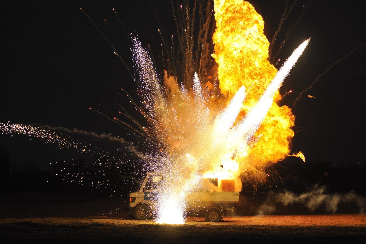 Jetzt krachts richtig! Das Silvester-Spezial bei &quot;Abenteuer Leben - täglich Wissen&quot; am Mittwoch, 30. Dezember 2009, um 18.00 Uhr, bei kabel eins