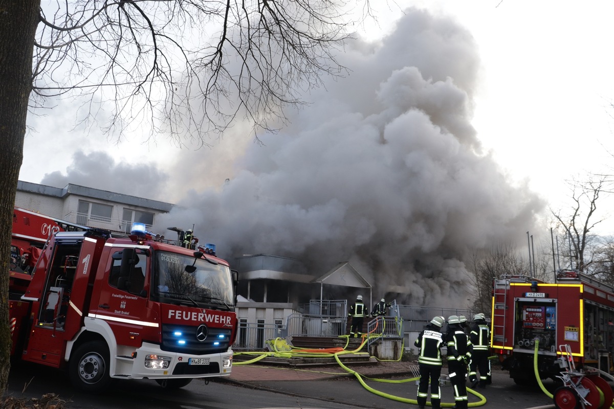 POL-HX: Nach Brand eines leerstehenden Hotels nehmen Brandermittler die Untersuchungen auf