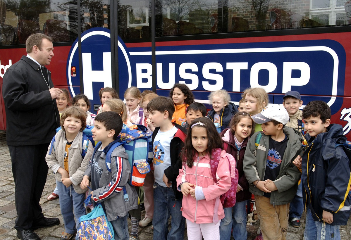 bdo startet Kampagne &quot;BUSSTOP - sicher zur Schule&quot;