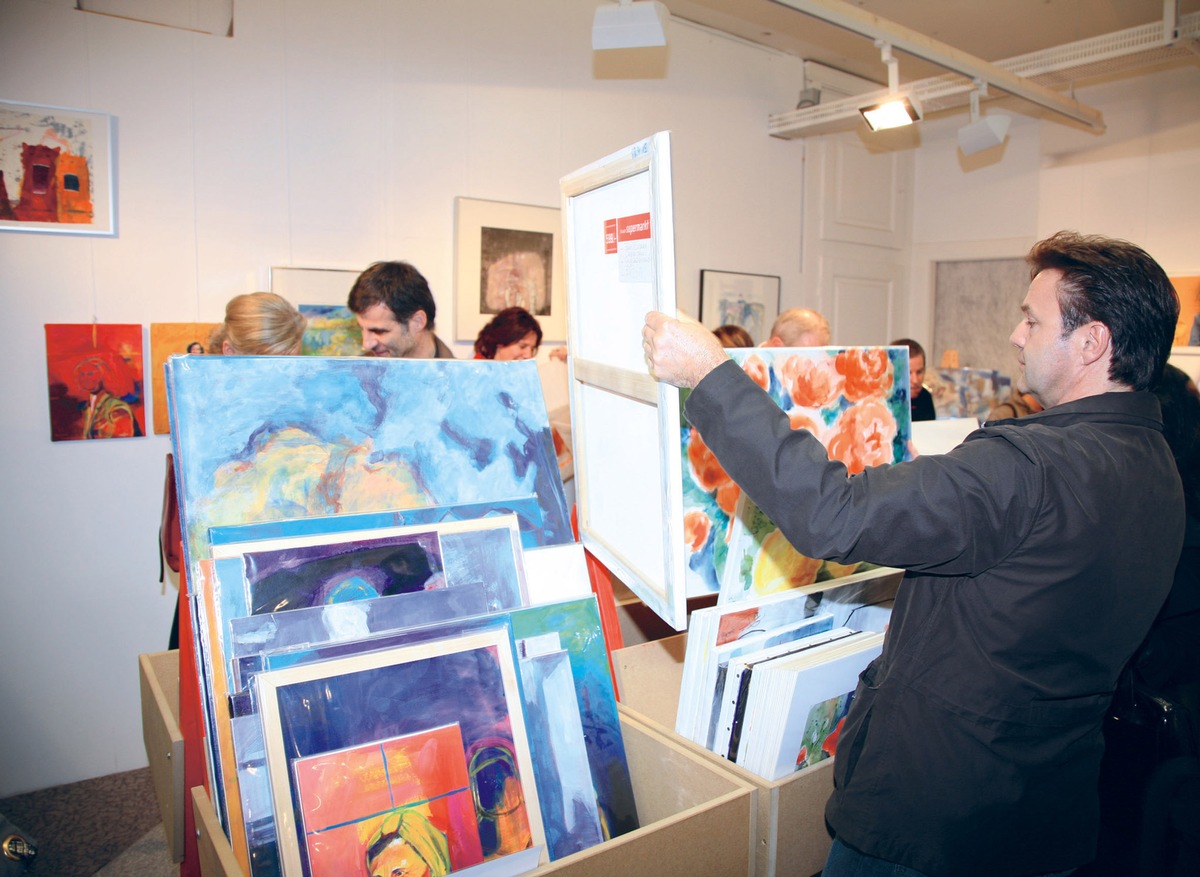 Der 8. Schweizer Kunst-Supermarkt eröffnet mit 5500 Originalwerken - 82 Kunstschaffende ausgewählt