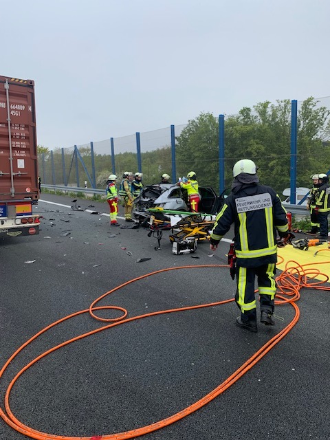 FW-BO: Schwerer Verkehrsunfall am Stauende auf der BAB 448