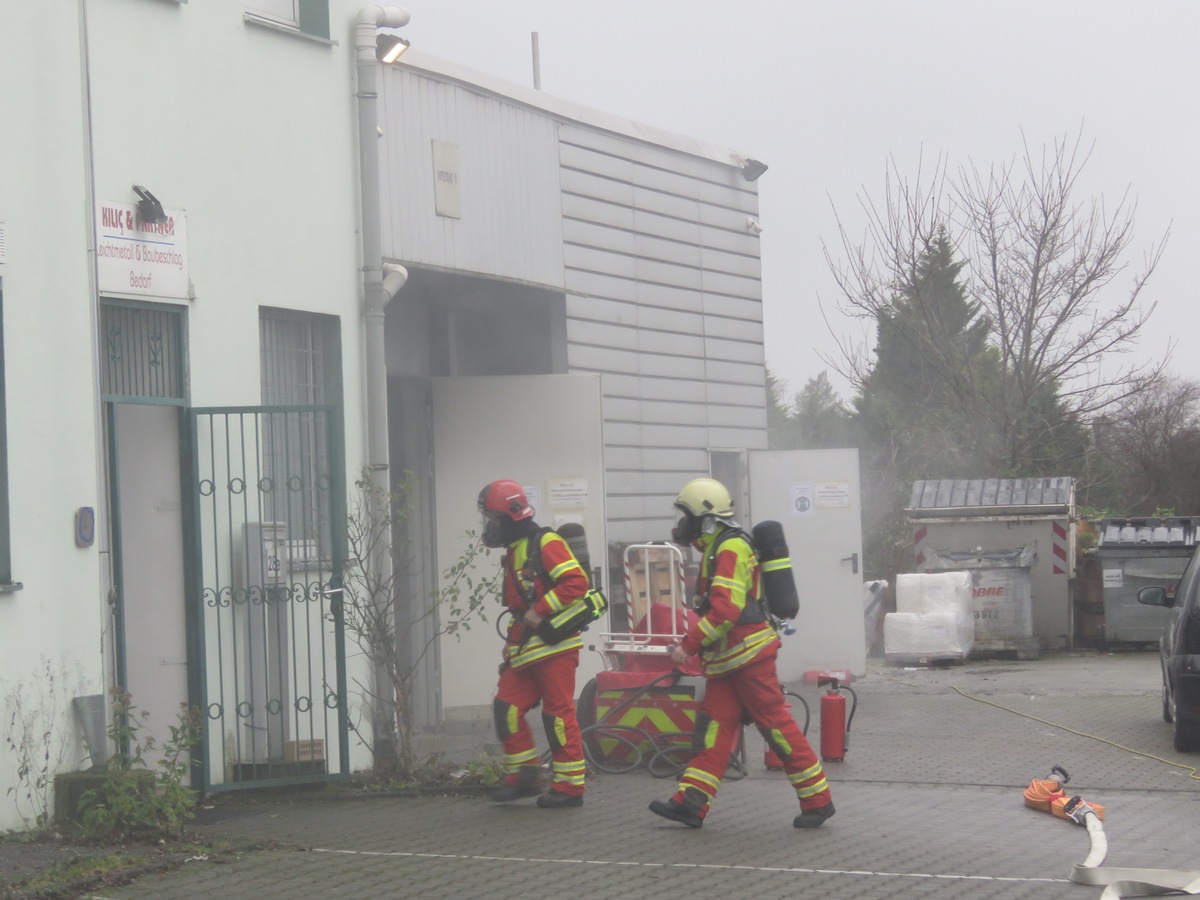 FW-Heiligenhaus: Brand in einem Gewerbebetrieb (Meldung 34/2021)