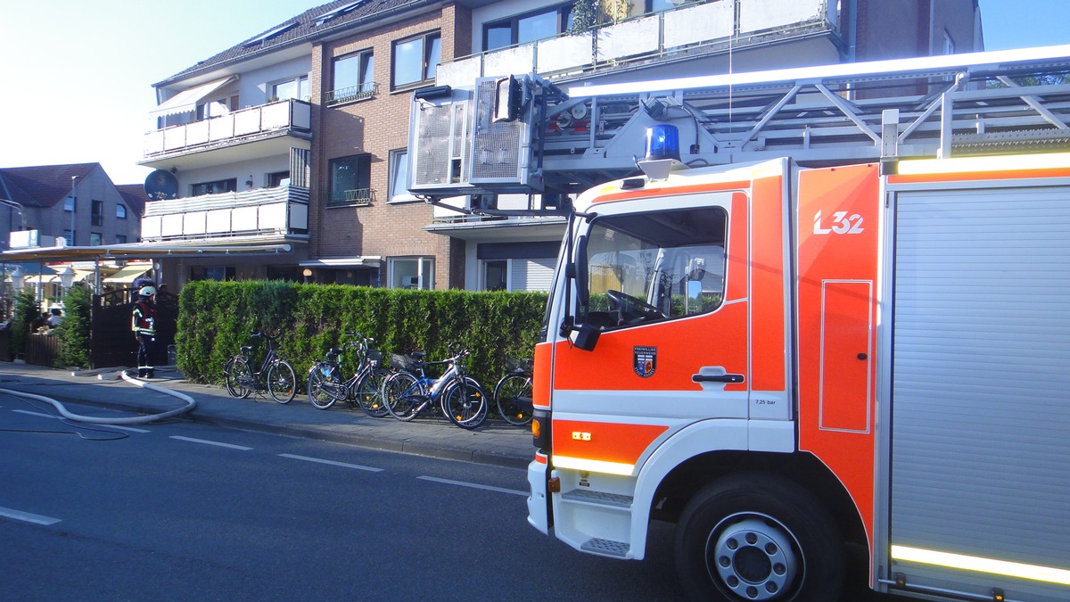 FW-NE: Starke Rauchentwicklung aus Wohnung