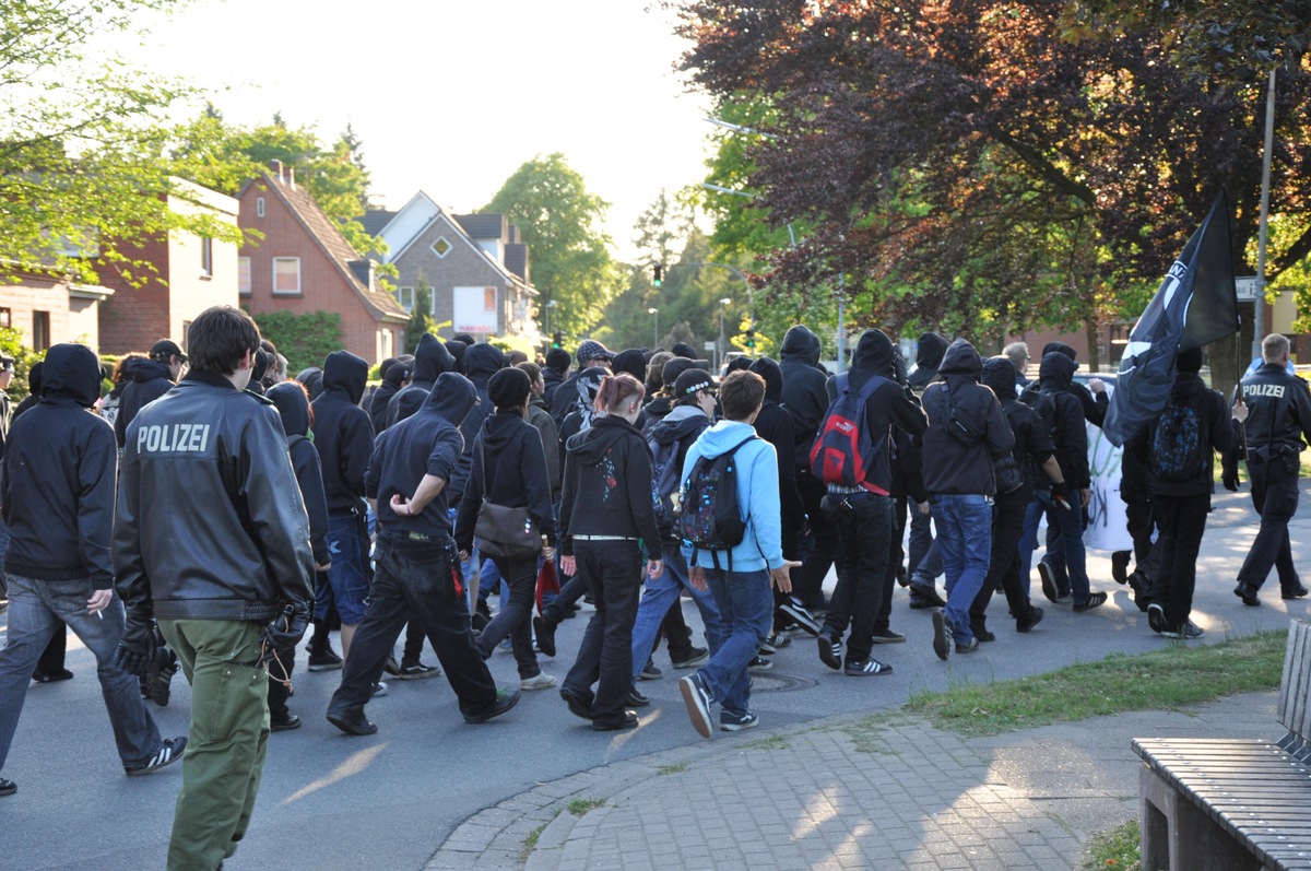 POL-WL: Spontane Demonstration gegen rechte Gewalt