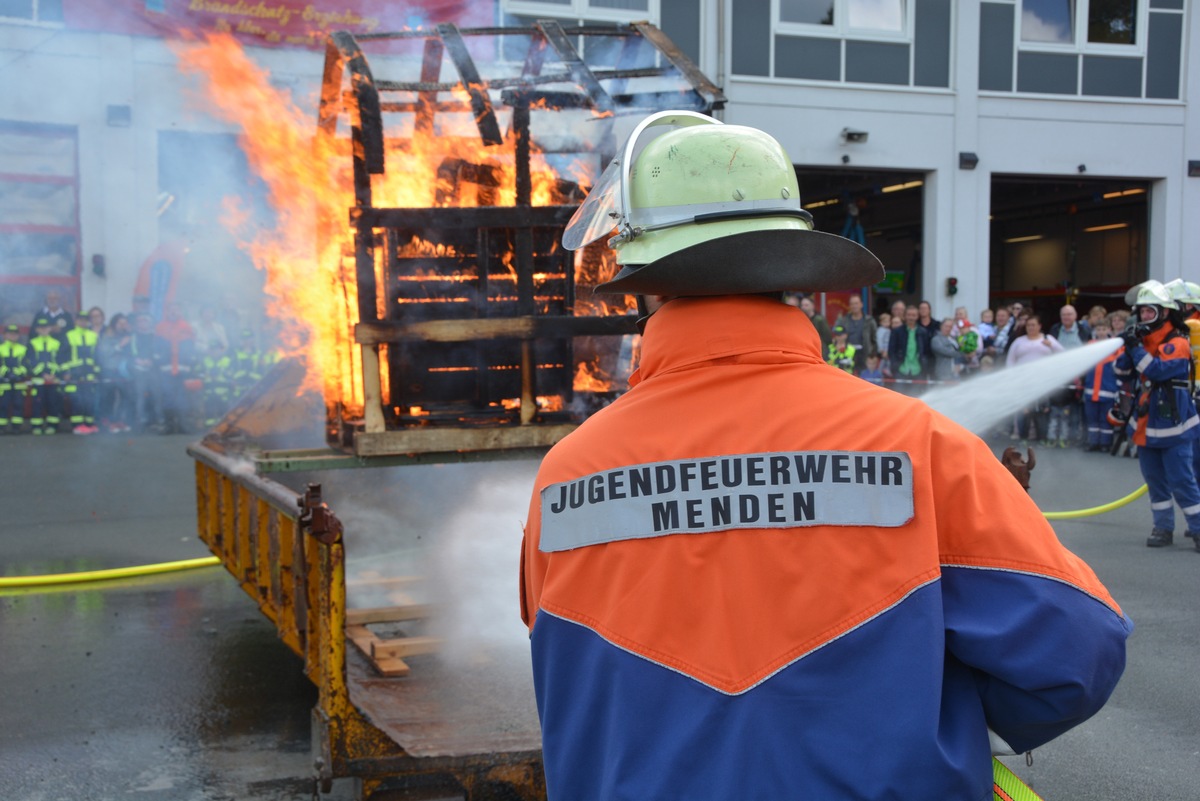 FW Menden: Tag der offenen Tür Am Ziegelbrand