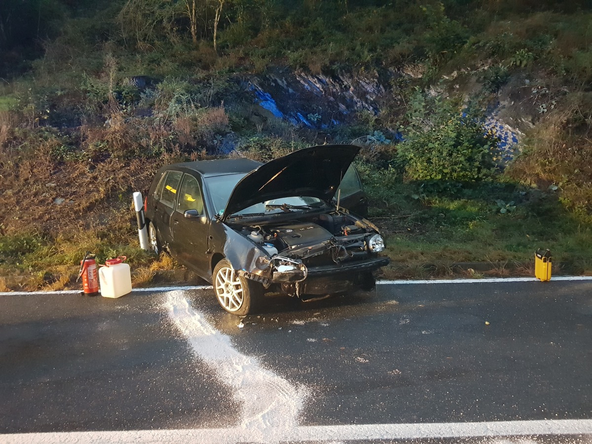 POL-PDWIL: Pkw überschlagt sich, junger Fahrer leicht verletzt