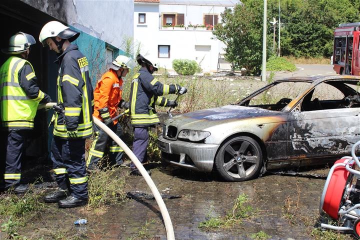 POL-PDKL: Brand in einem Autoabstellraum