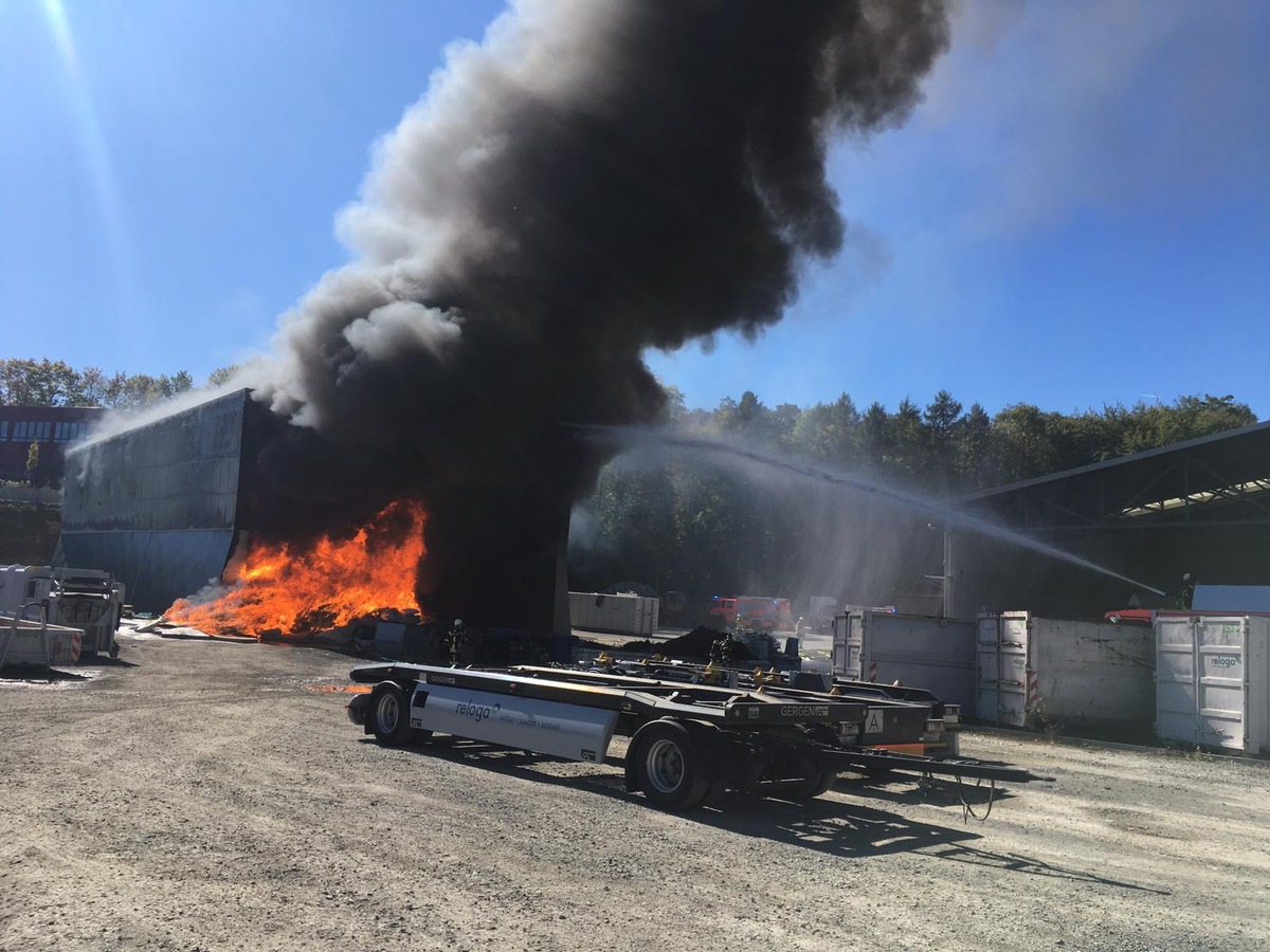 FW-GL: Schlussmeldung zum Großbrand in Bergisch Gladbach-Bockenberg