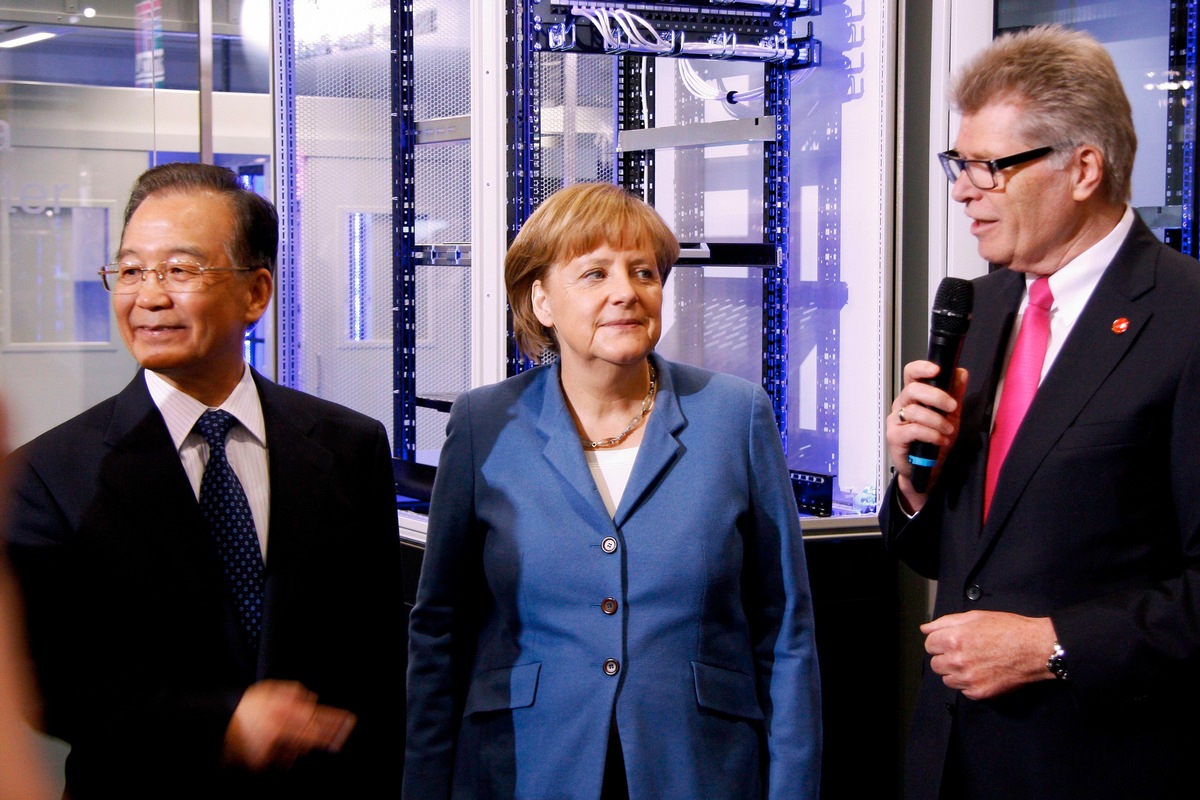 Angela Merkel und Wen Jiabao besuchen Rittal auf der Hannover Messe 2012